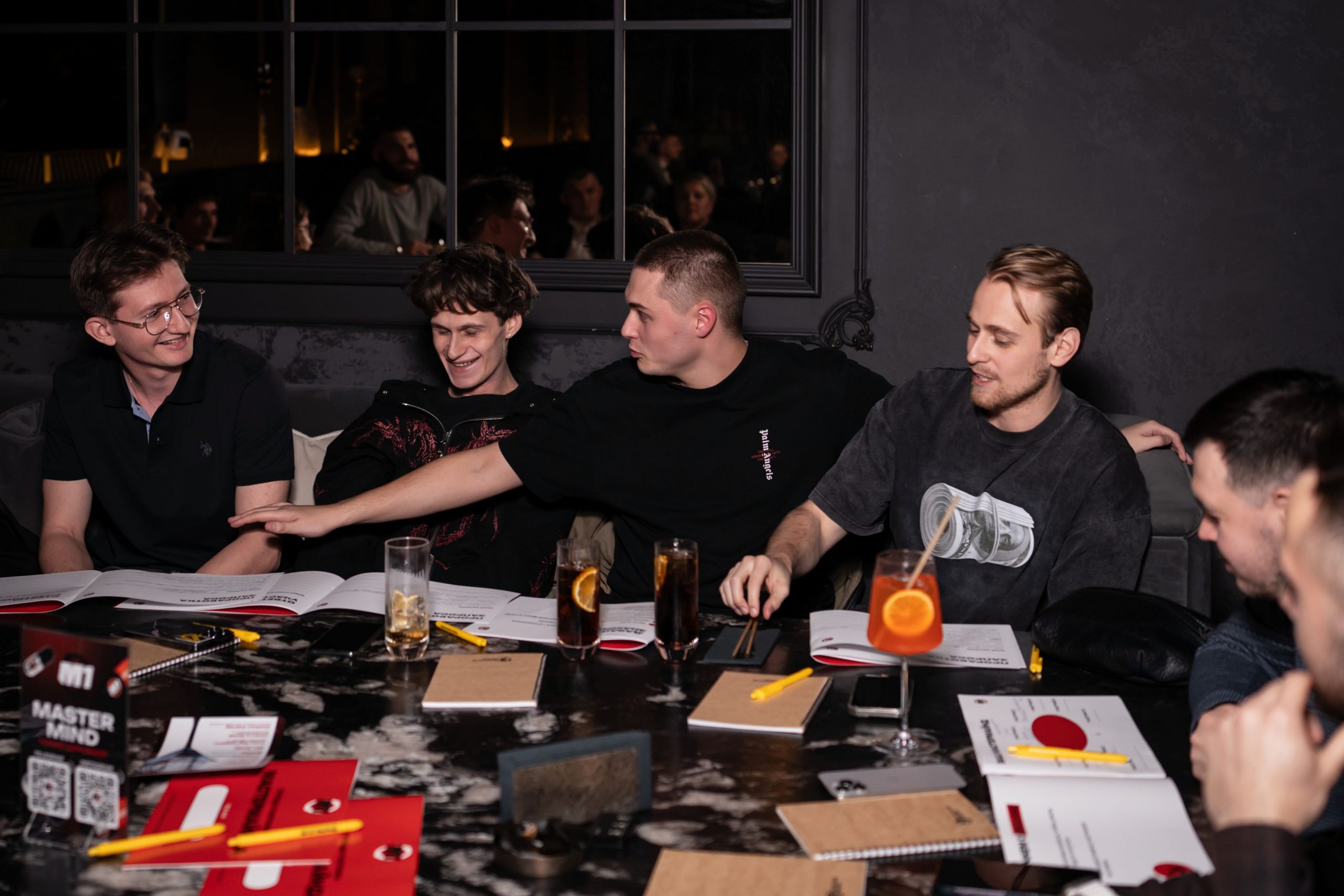 Дым, мемы и афы: как прошел самый неформальный ивент M1 для веб-мастеров